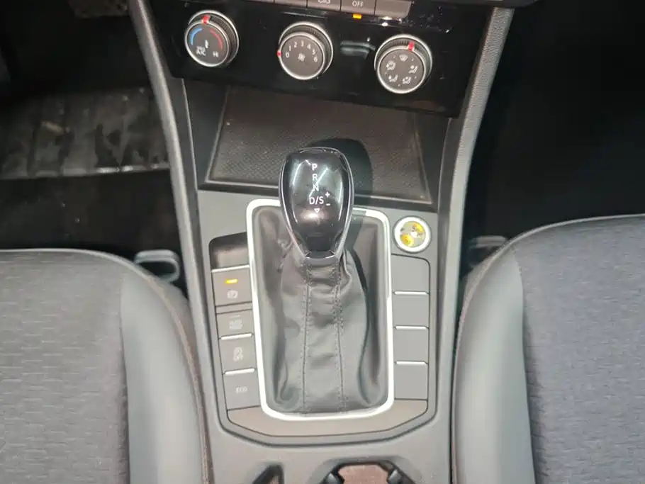 Volkswagen Sagitar — миниатюра 16