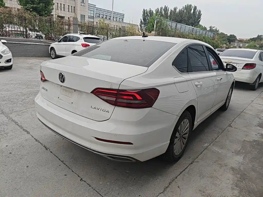 Volkswagen Lavida — миниатюра 7