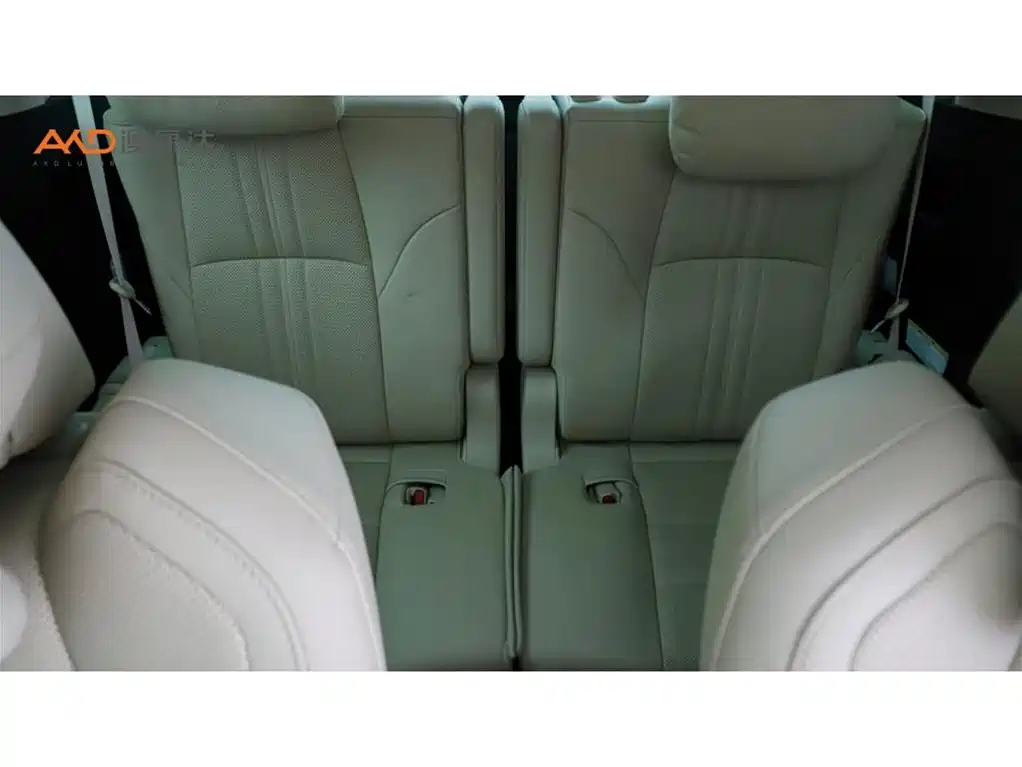 Toyota Alphard — миниатюра 9