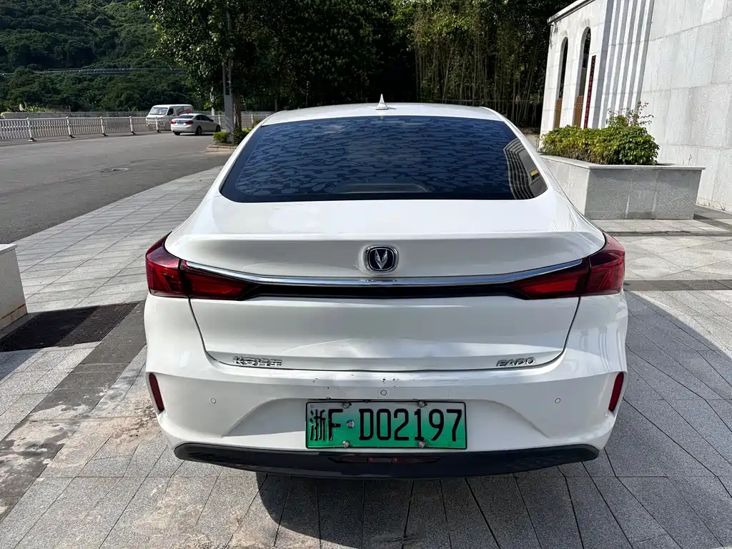 Changan Eado New Energy — миниатюра 5