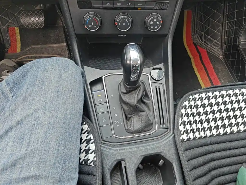 Volkswagen Lavida — миниатюра 14