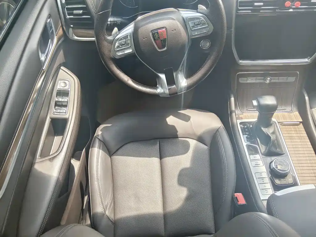 Roewe RX8 — миниатюра 6