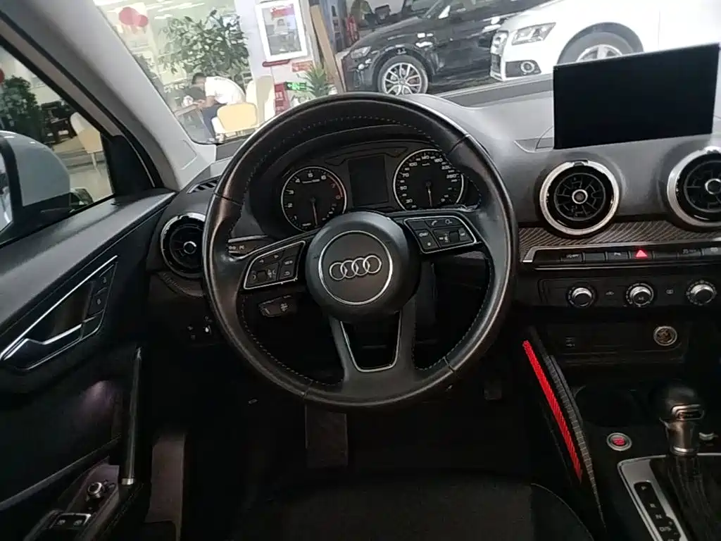 Audi Q2L — миниатюра 15