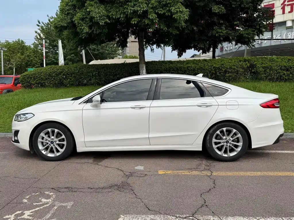 Ford Mondeo — миниатюра 3