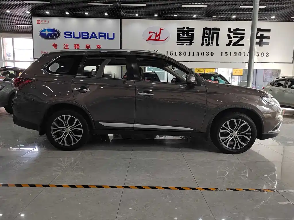 MITSUBISHI OUTLANDER