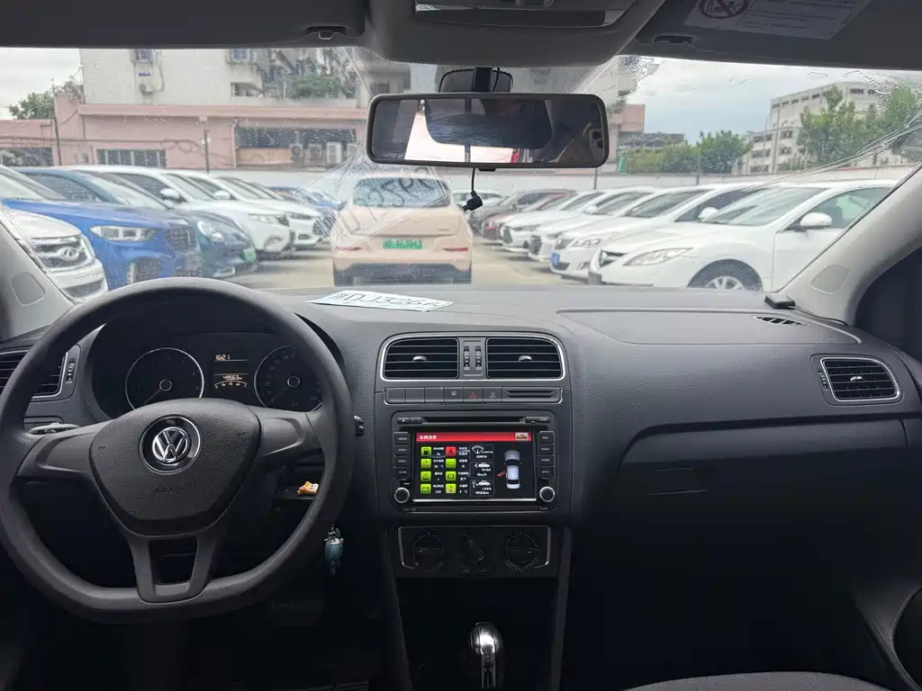 Volkswagen Polo — миниатюра 7