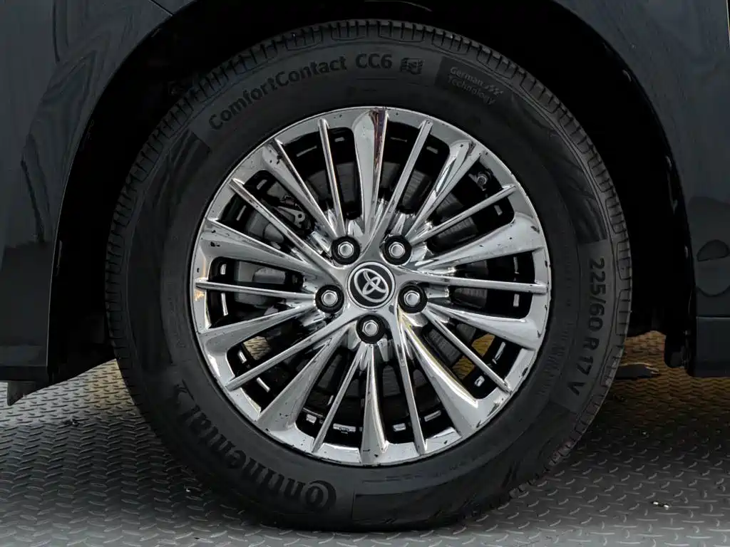 Toyota Alphard — миниатюра 10