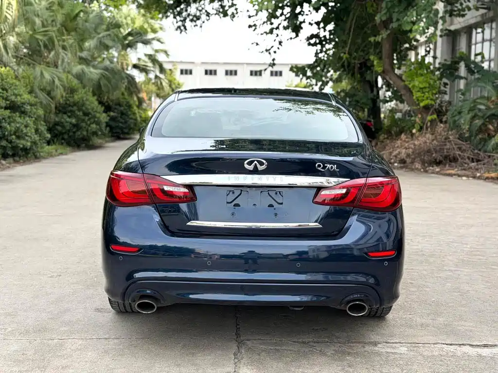 Infiniti Q70 — миниатюра 5