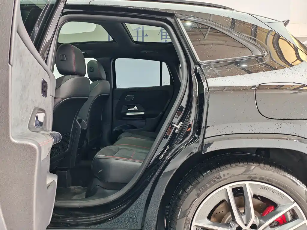 Mercedes-Benz GLA AMG — миниатюра 12