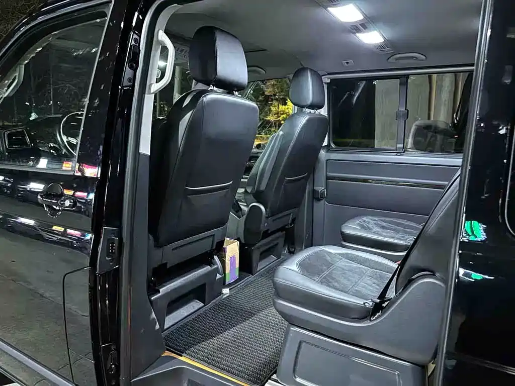 Volkswagen Multivan — миниатюра 7