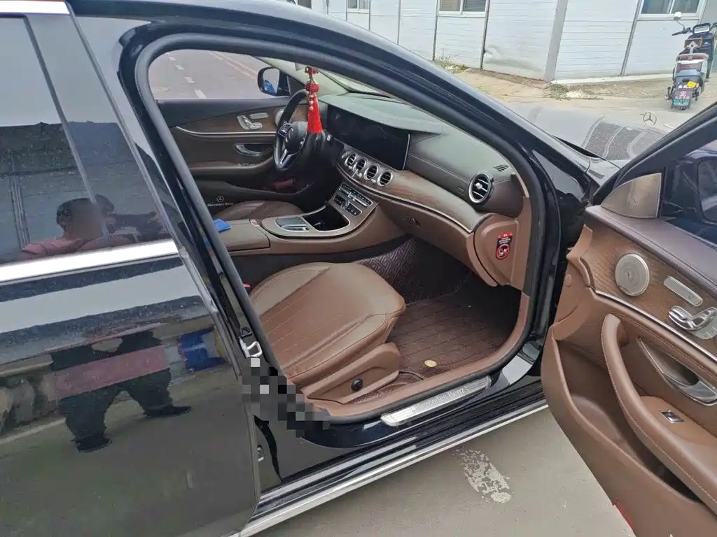 Mercedes-Benz E-Class — миниатюра 20