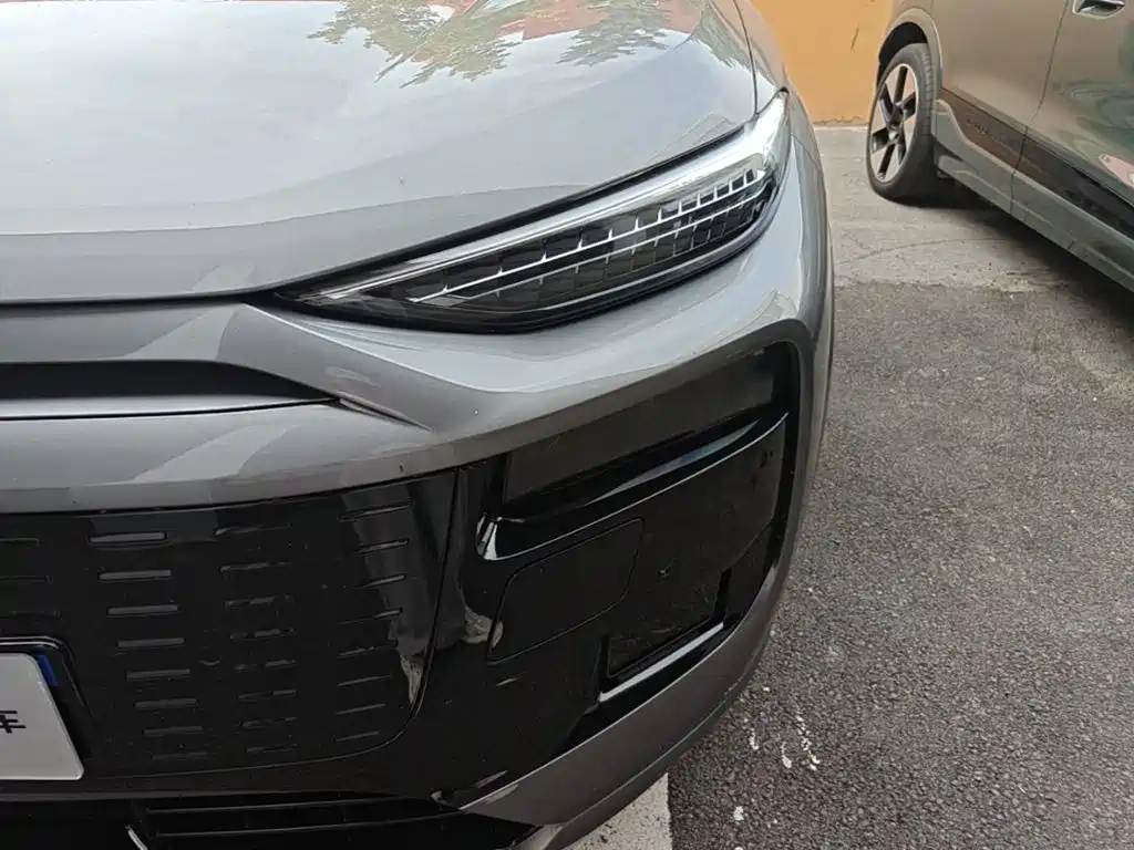 Audi Q6L e-tron — миниатюра 24