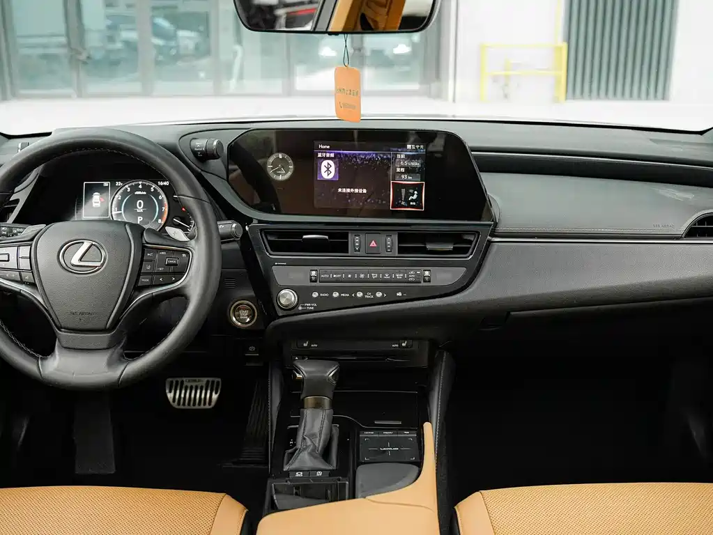 Lexus ES — миниатюра 16