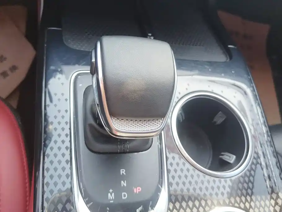 Hongqi Hongqi HS3 — миниатюра 16