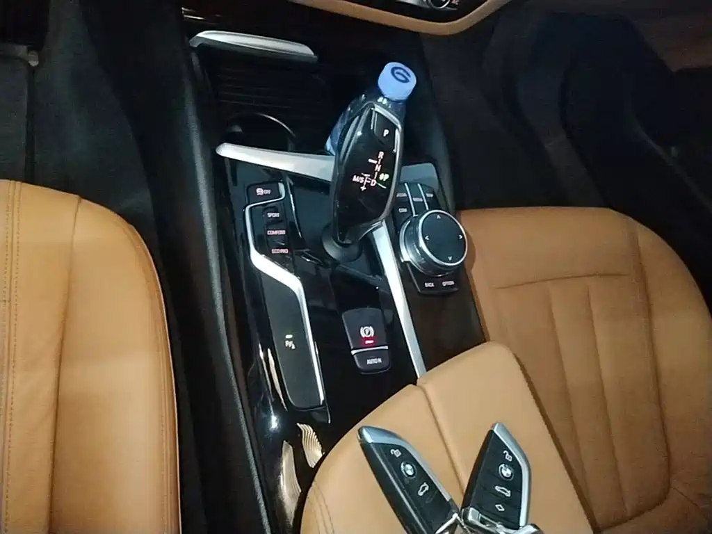 BMW 5 Series — миниатюра 14