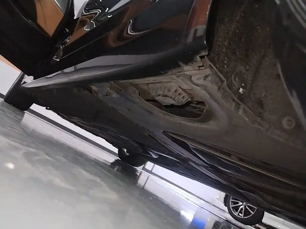 BMW 5 Series — миниатюра 22