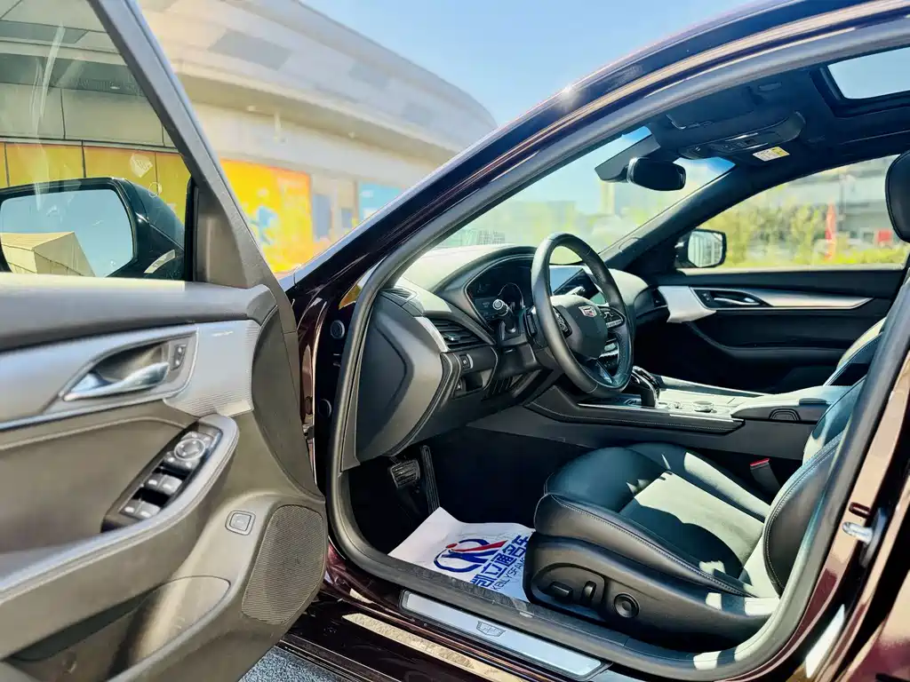 Cadillac CT5 — миниатюра 5