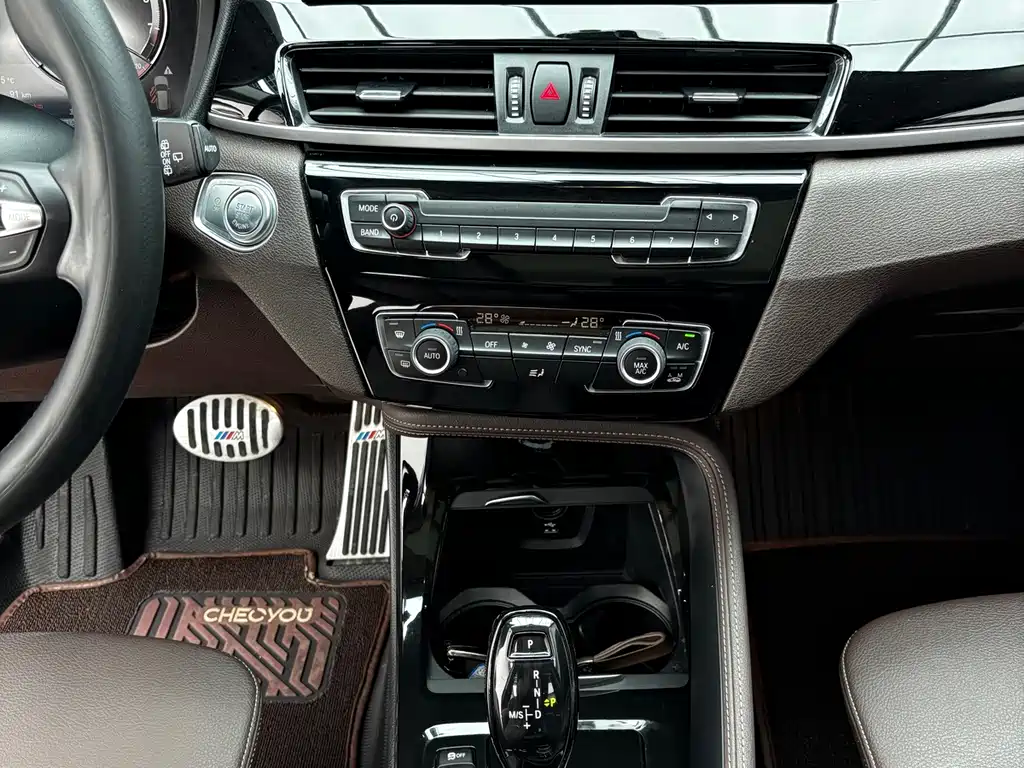 BMW X1 — миниатюра 10