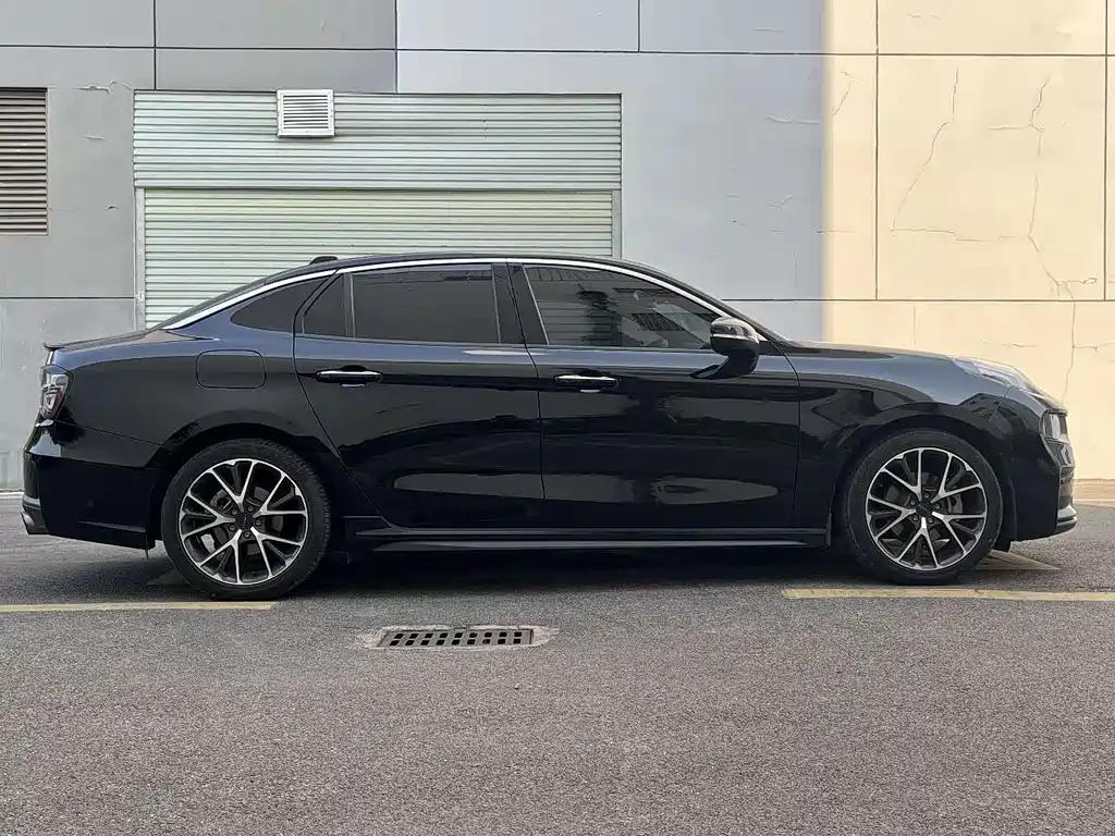 Lynk & Co 03 2018 1.5TD DCT Pro V