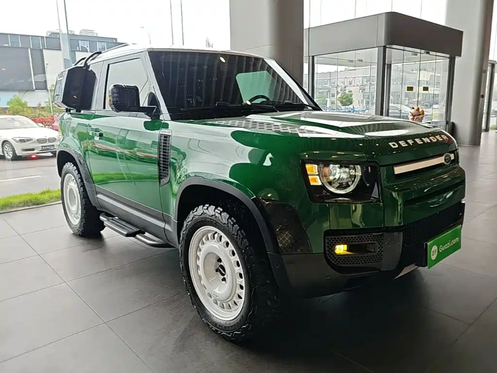 Land Rover Defender — миниатюра 4