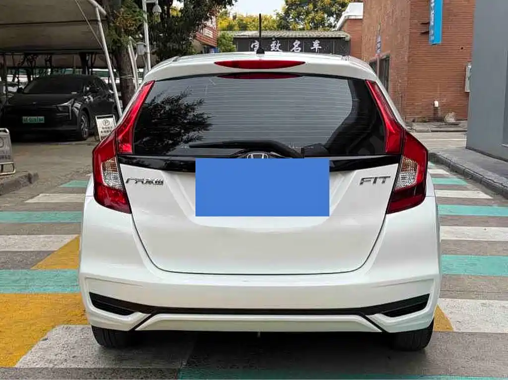 Honda Fit — миниатюра 9