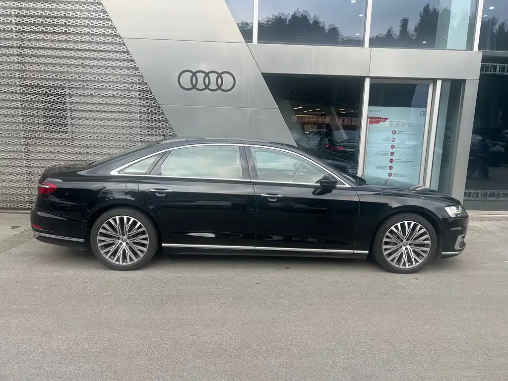 Audi A8 — миниатюра 3