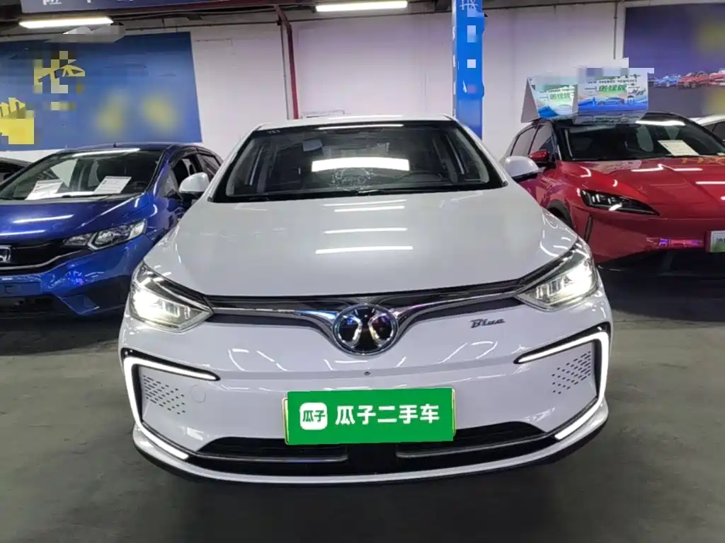 BAIC EU5 — миниатюра 3