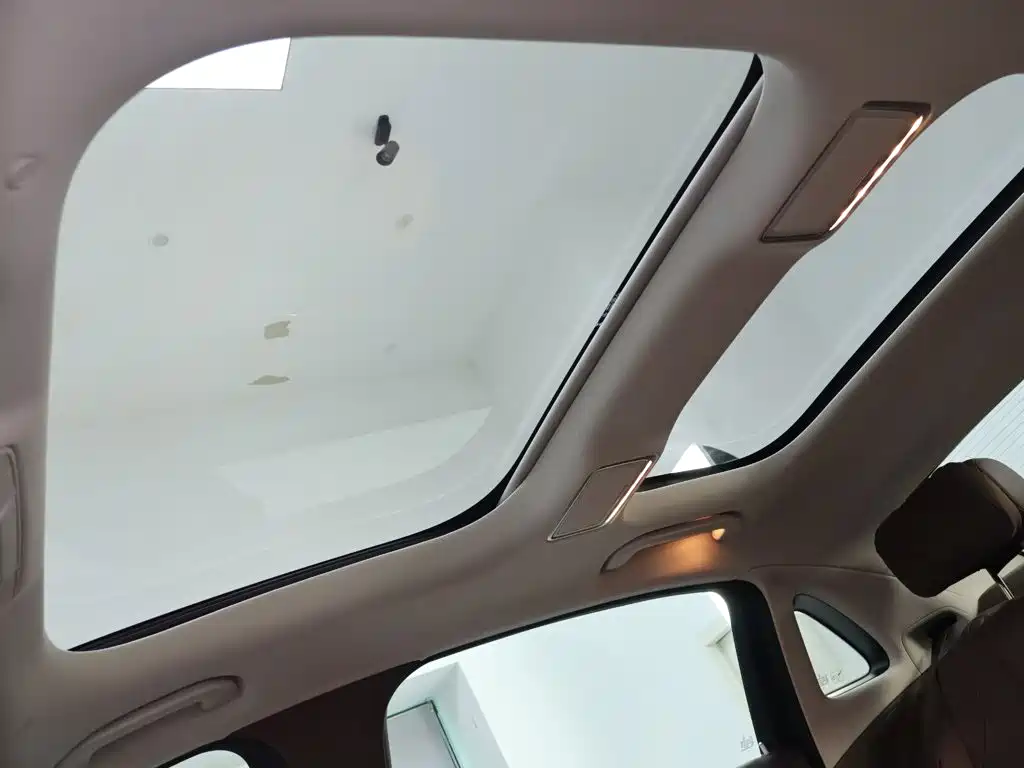 Mercedes-Benz E-Class — миниатюра 19