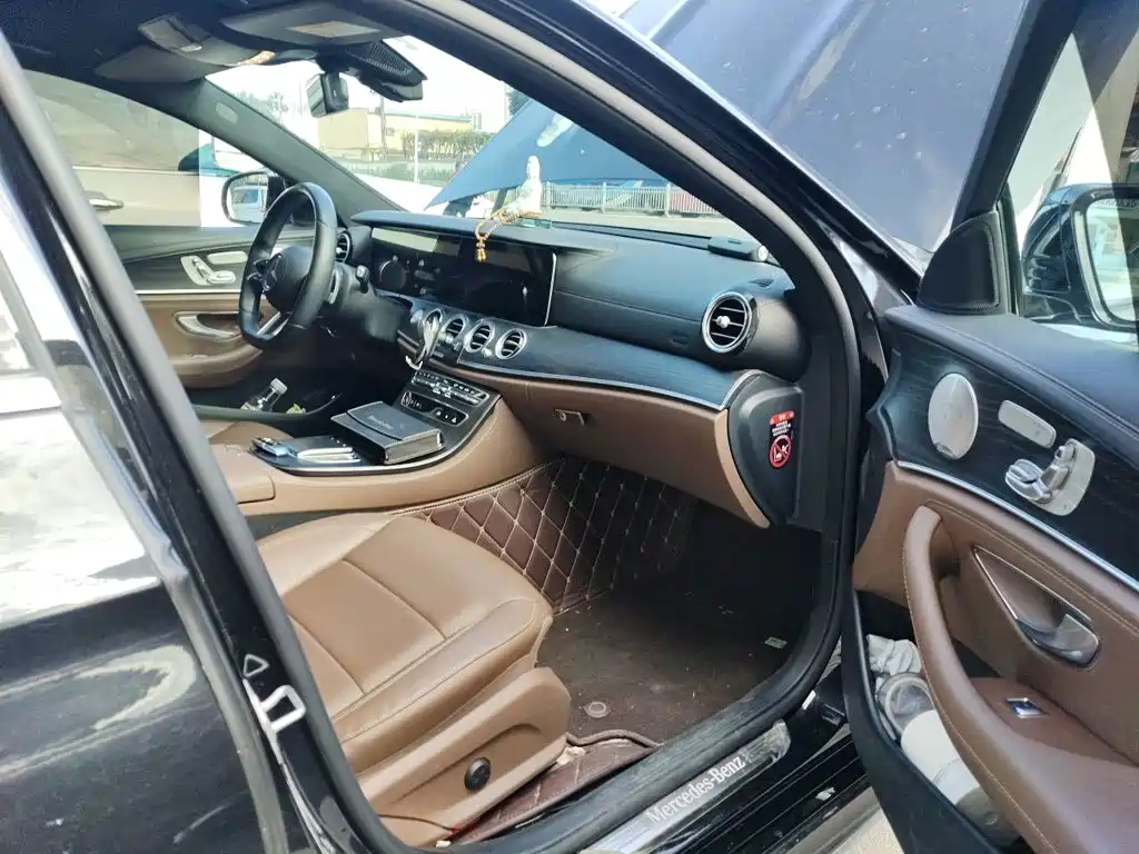 Mercedes-Benz E-Class — миниатюра 18