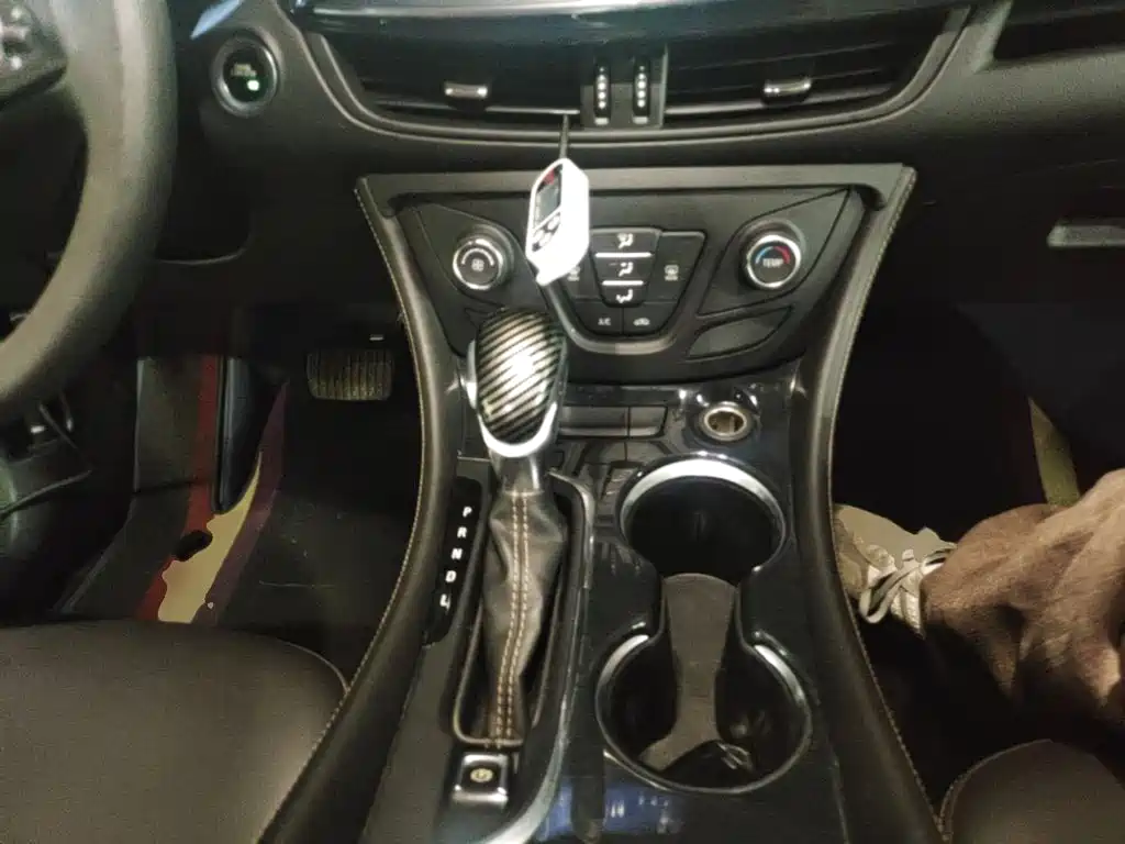Buick Envision Plus — миниатюра 10