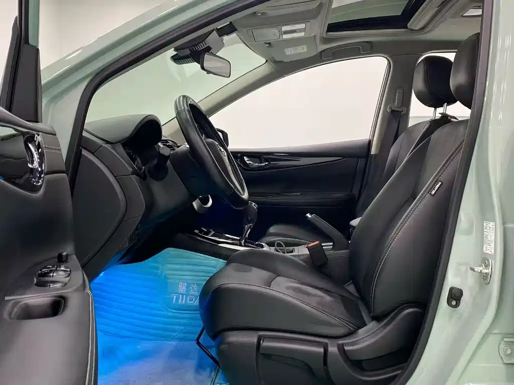 Nissan Tiida — миниатюра 4