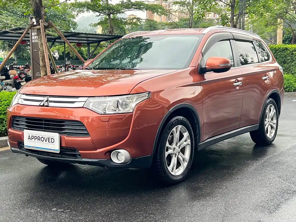 Mitsubishi Outlander (Import) 2015