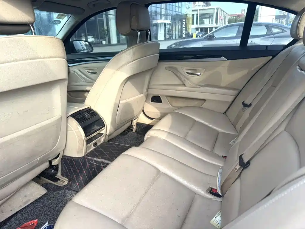 BMW 5 Series — миниатюра 5