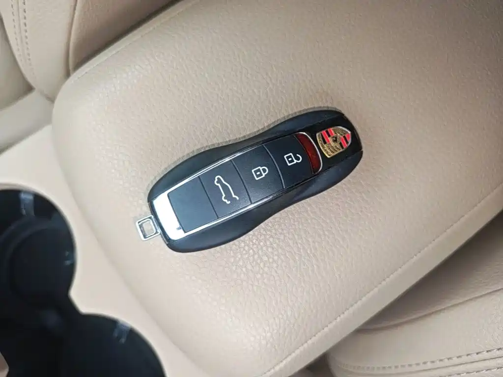 Porsche Macan — миниатюра 9