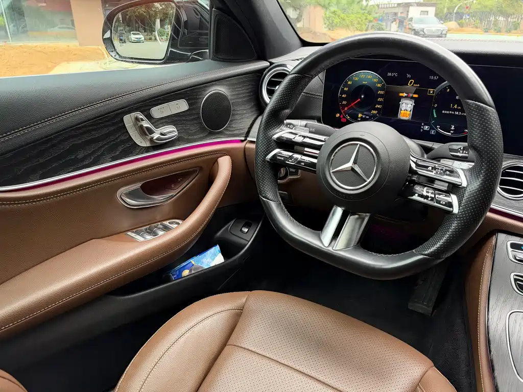 Mercedes-Benz E-Class — миниатюра 6