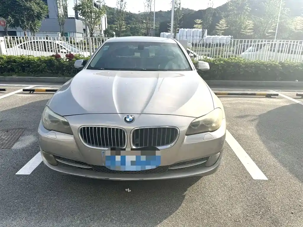 BMW 5 Series — миниатюра 2