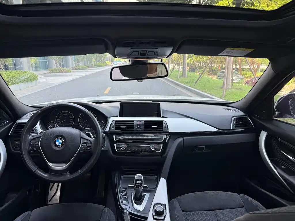 BMW 3 Series — миниатюра 12