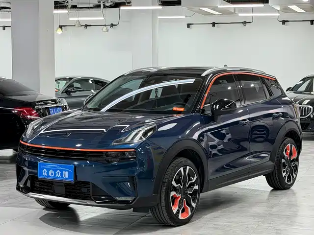 2021 Lynk & Co 06