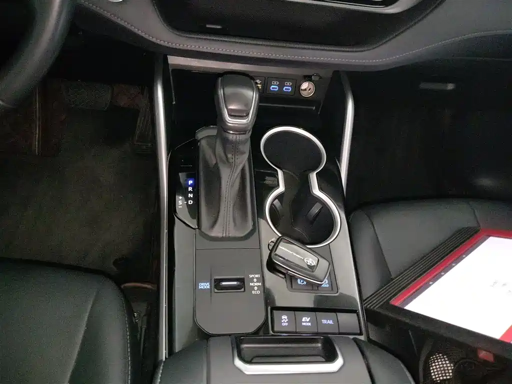 Toyota Highlander 2022 2.5L Luxury 7 мест