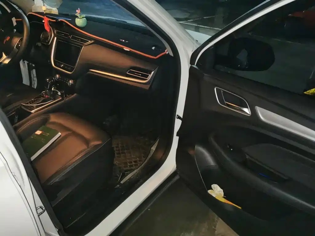 Roewe RX3 — миниатюра 19