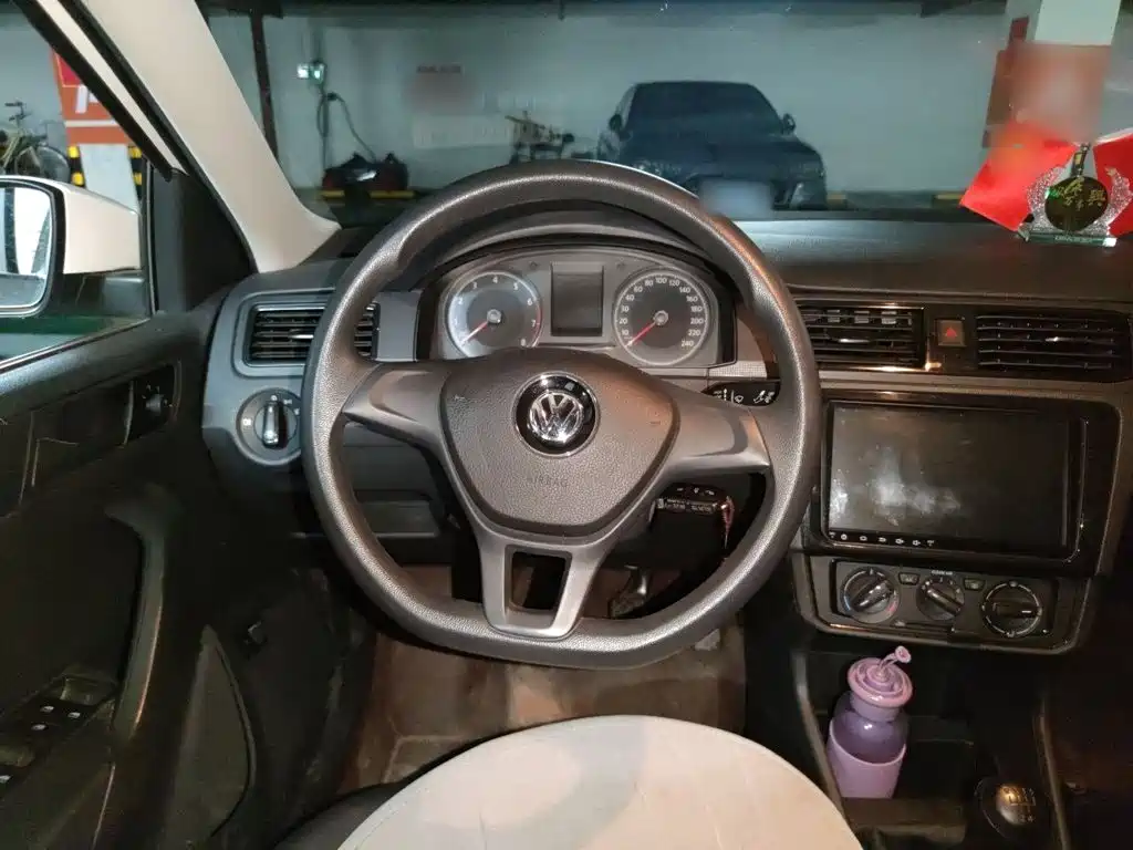 Volkswagen Santana — миниатюра 6