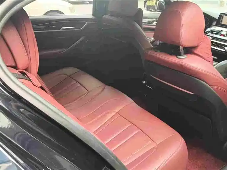 BMW 5 Series — миниатюра 6