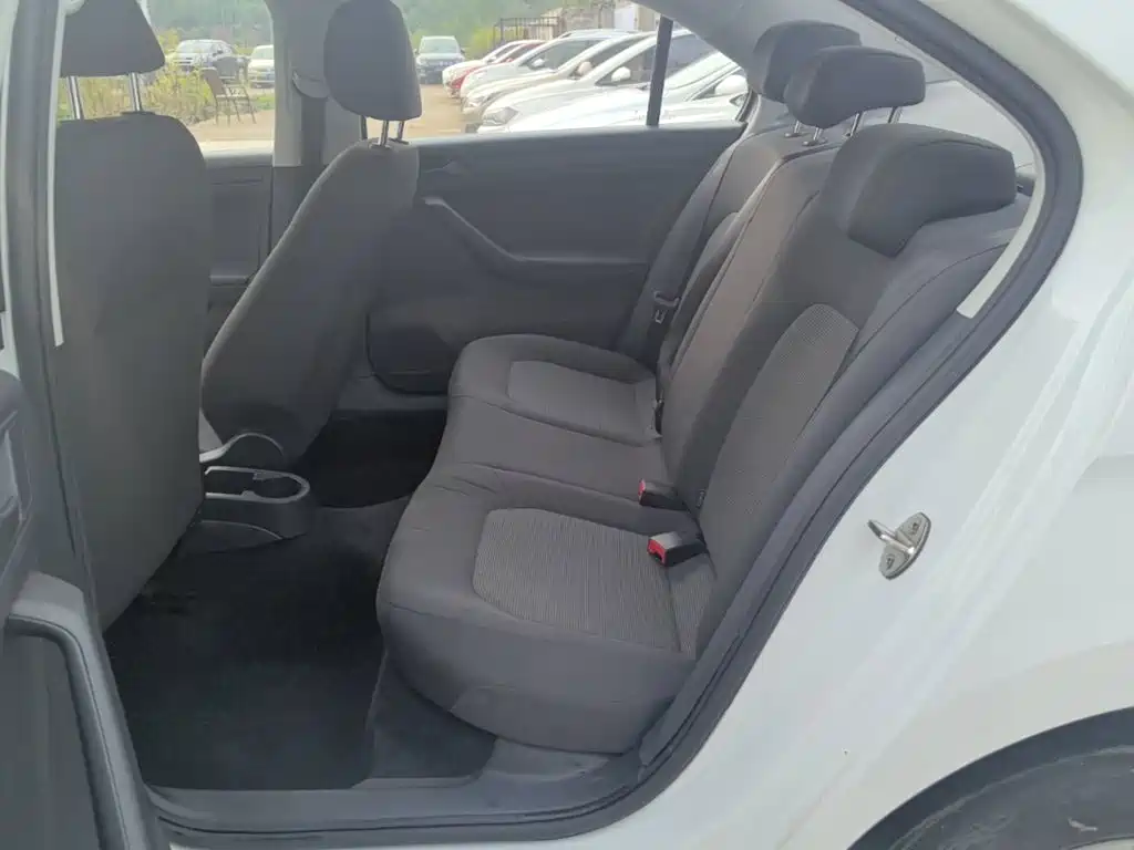 Volkswagen Jetta — миниатюра 17