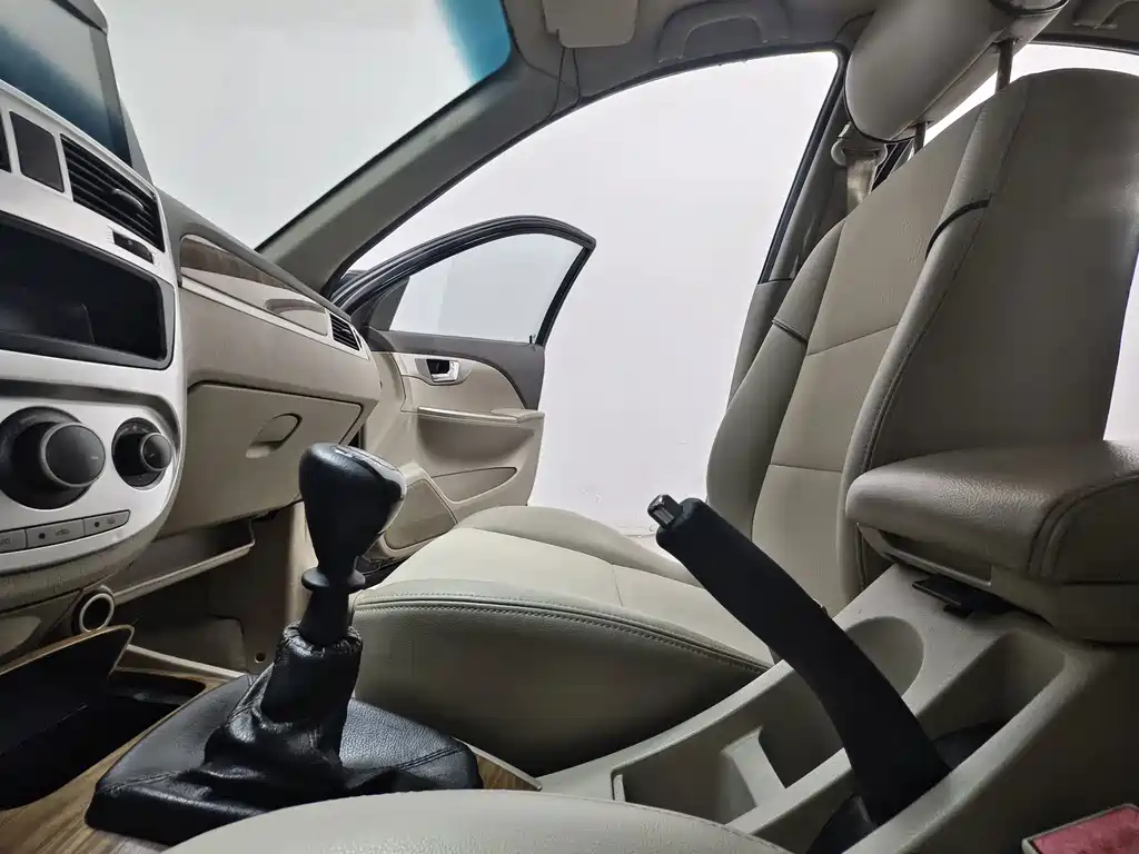 Buick Excelle — миниатюра 12