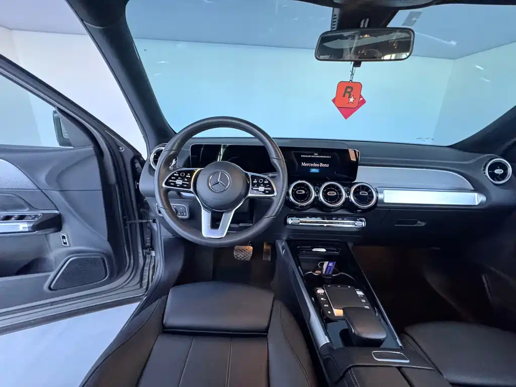 Mercedes-Benz GLB — миниатюра 12