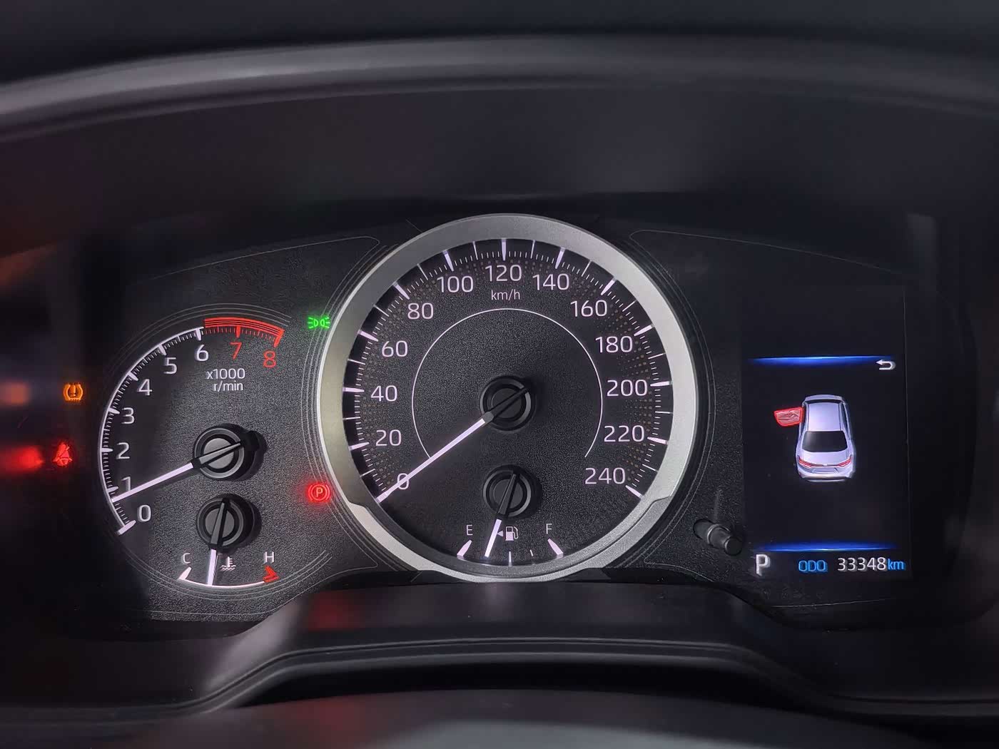 Toyota Levin 1.2 л 2022 г. Серебристо-серый, пробег 30000 км