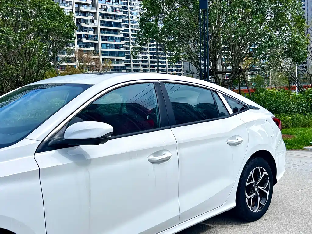 MG MG5 — миниатюра 6