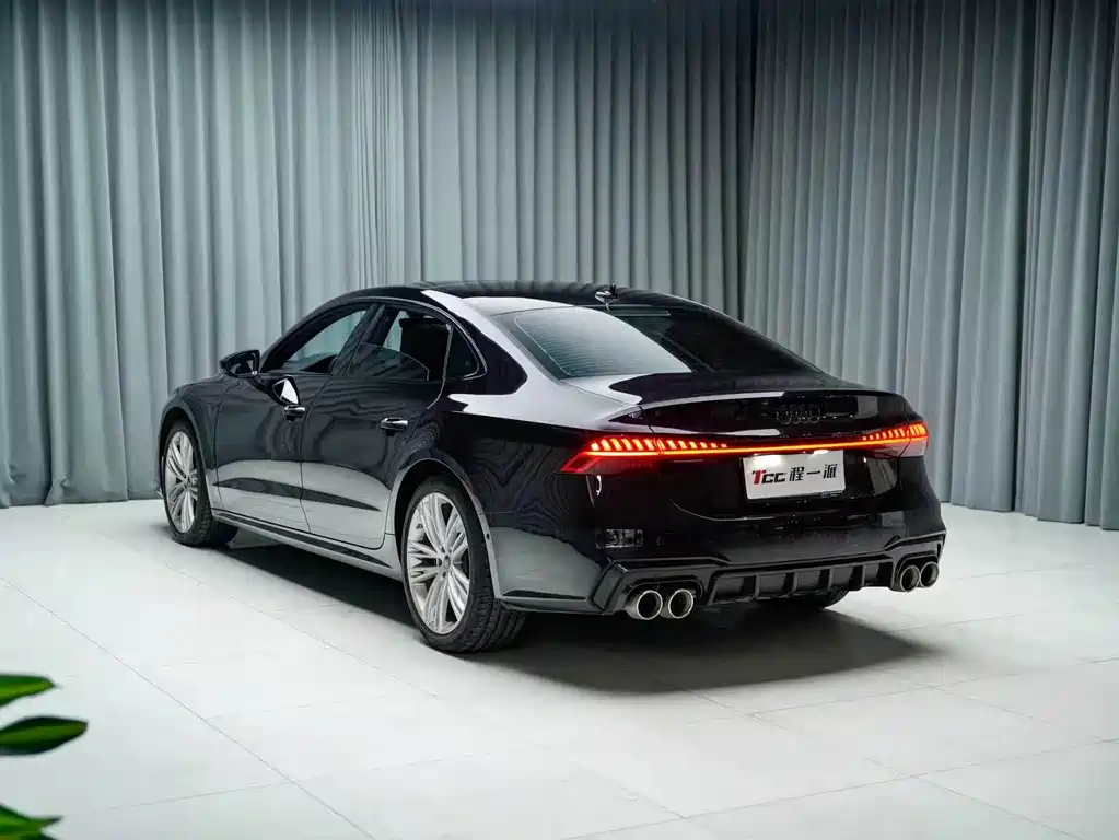 Audi A7L — миниатюра 9