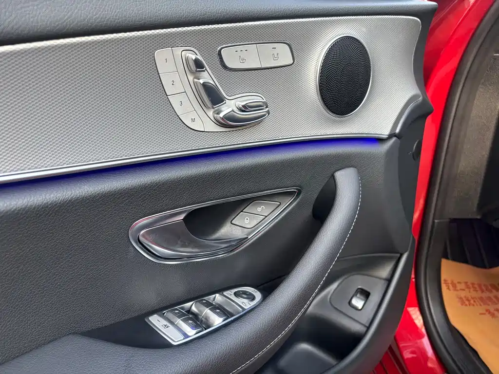 Mercedes-Benz E-Class — миниатюра 9