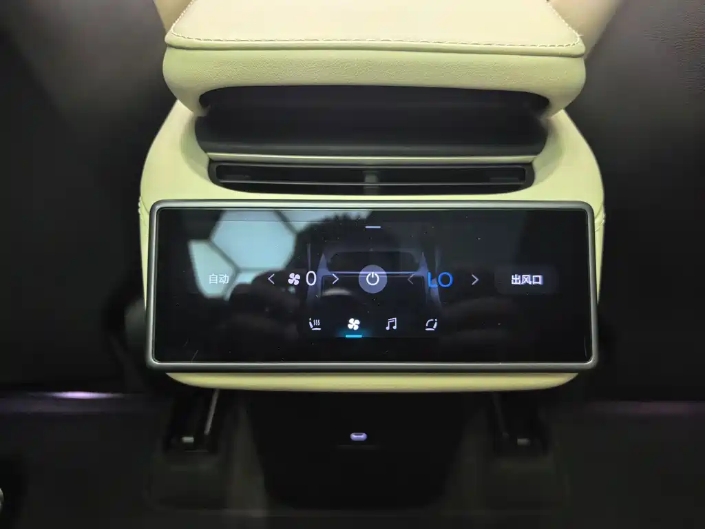 NIO ES6 — миниатюра 21